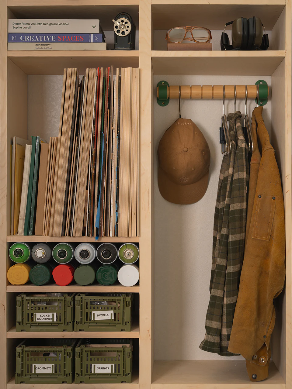 THE COAT HINGER - Image 15